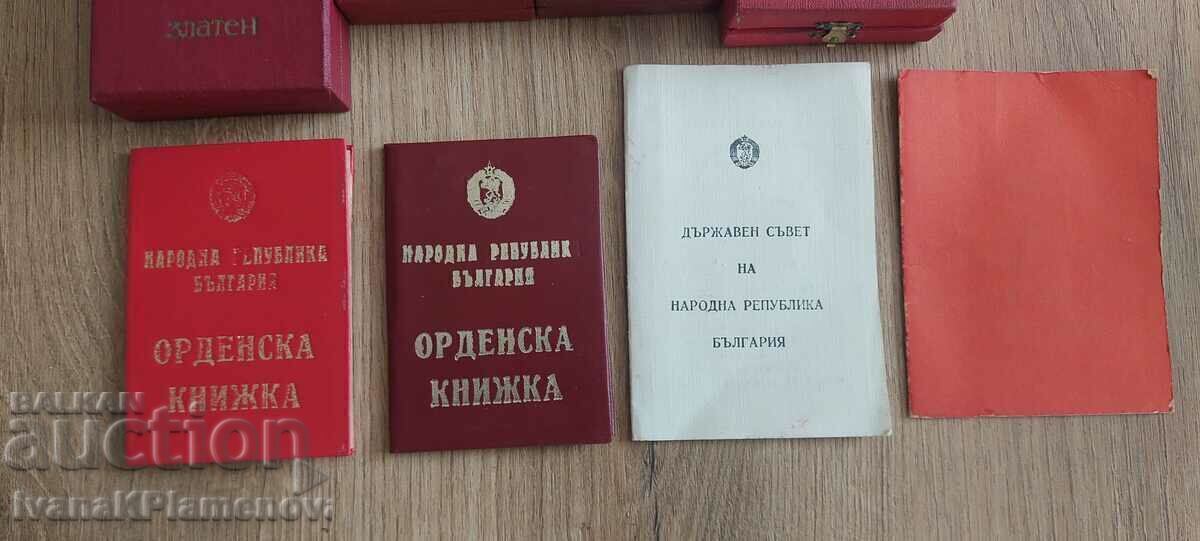 Delivery of Boxes and certificates of orders for collectors Delivery of Boxes and certificates of orders for collectors