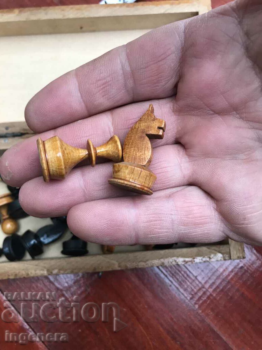 ANTIQUE MINI CHESS IN SOCA WOODEN BOX AND PIECES - 6