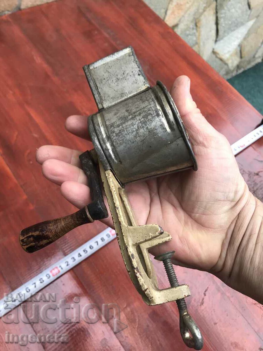 GRINDER GRINDER FOR NUTS, COFFEE, SPICES, ETC. - 5 GRINDER GRINDER FOR NUTS, COFFEE, SPICES, ETC. - 5