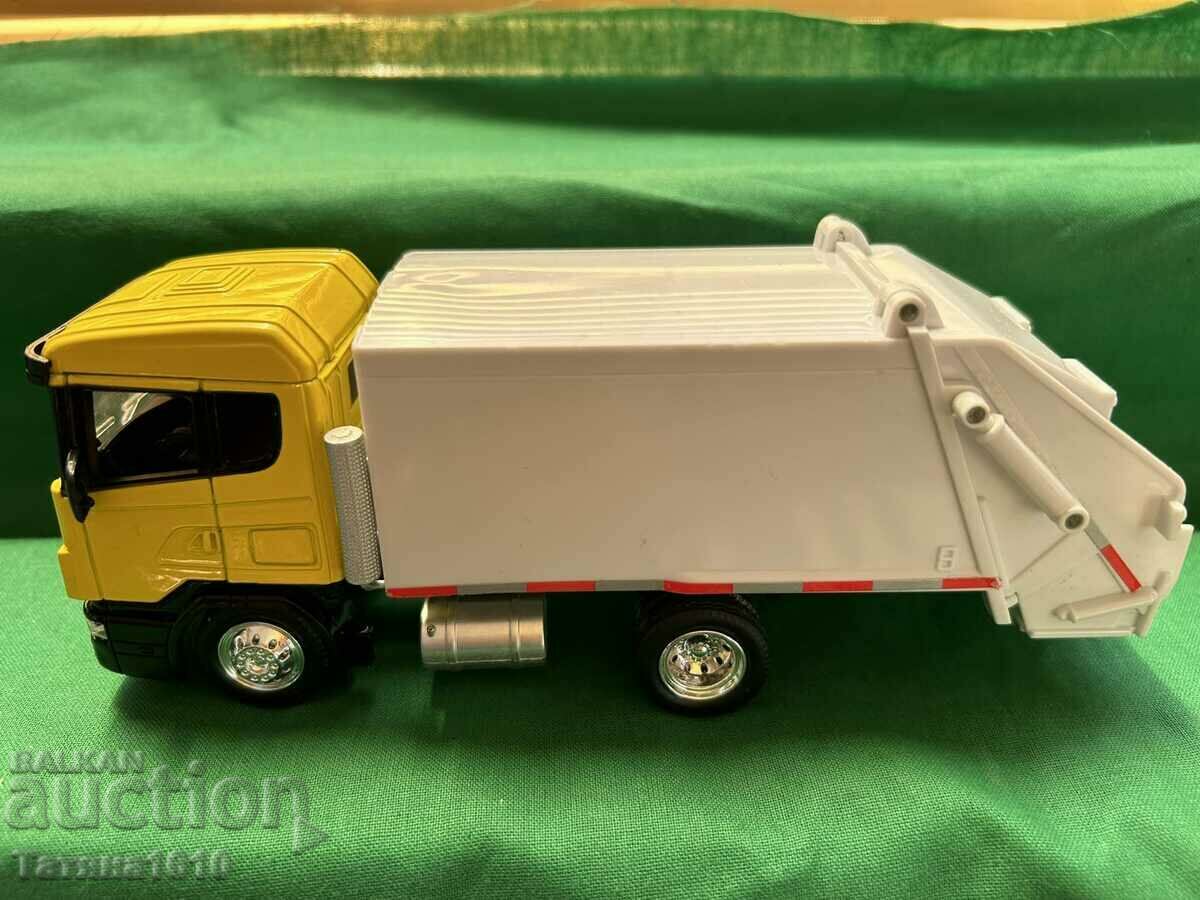 Camion de jucărie SCANIA din plastic