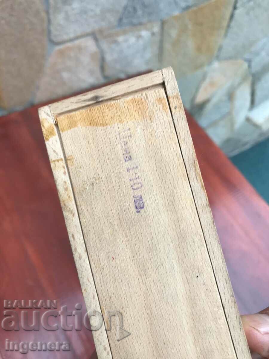 Auction DOMINO SET WITH 28 SOCA TILES Auction DOMINO SET WITH 28 SOCA TILES