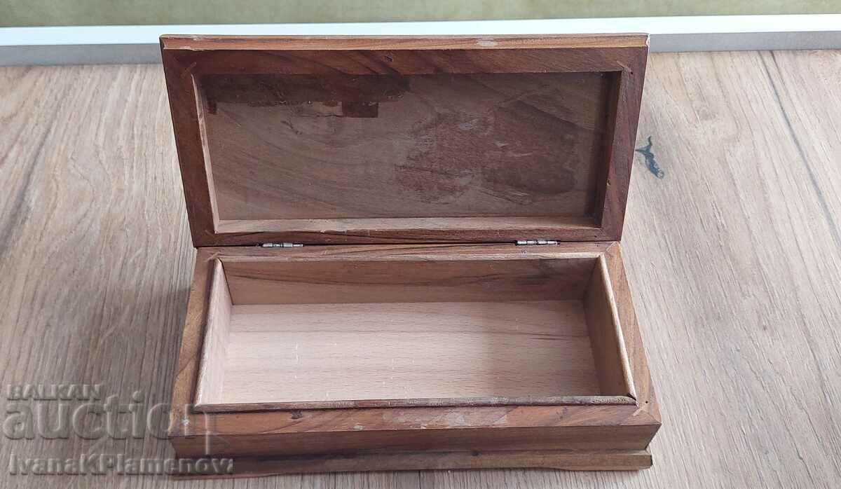 Delivery of Solid wood box with copper fittings
