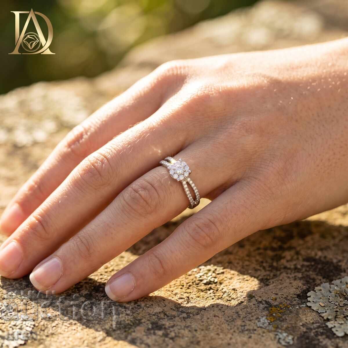 Livrarea Inel de aur nou cu diamante naturale de 0,60 ct