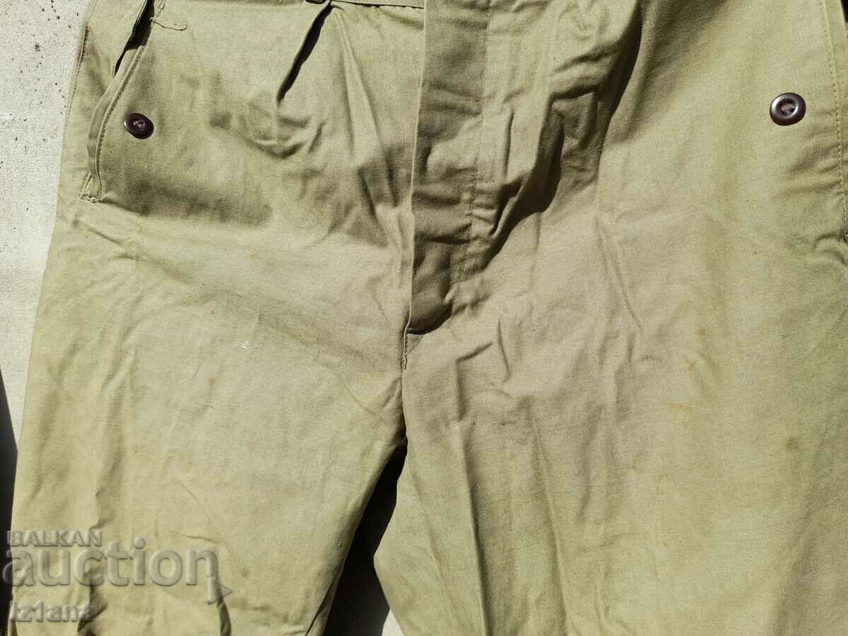 Παράδοση Παλιό σετ τουριστικών ρούχων Παράδοση Παλιό σετ τουριστικών ρούχων