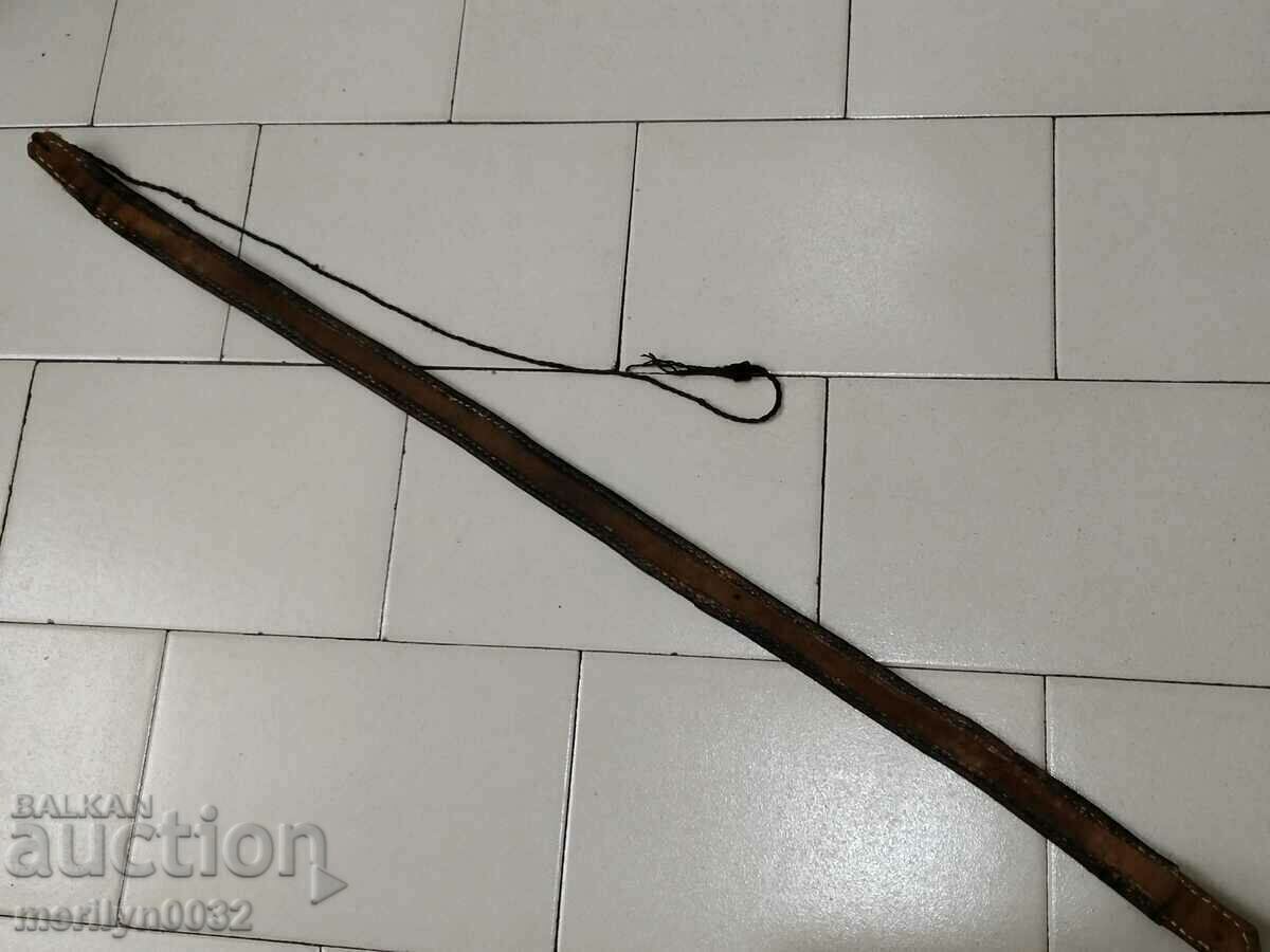 Delivery of Beaded belt, beaded cuffs, early 20th century Delivery of Beaded belt, beaded cuffs, early 20th century