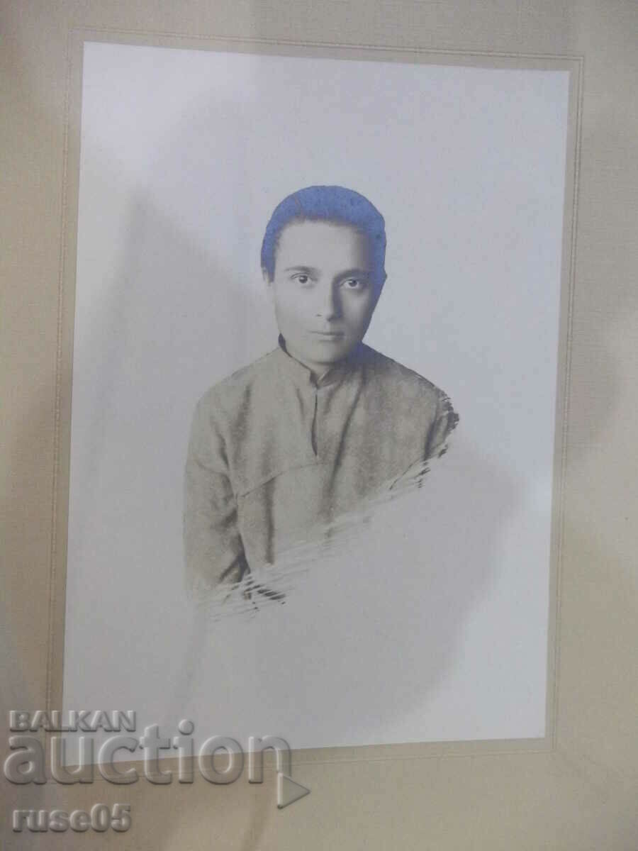 Photo old cardboard portrait of a woman - 1 with price 7.00 BGN | € 3.58