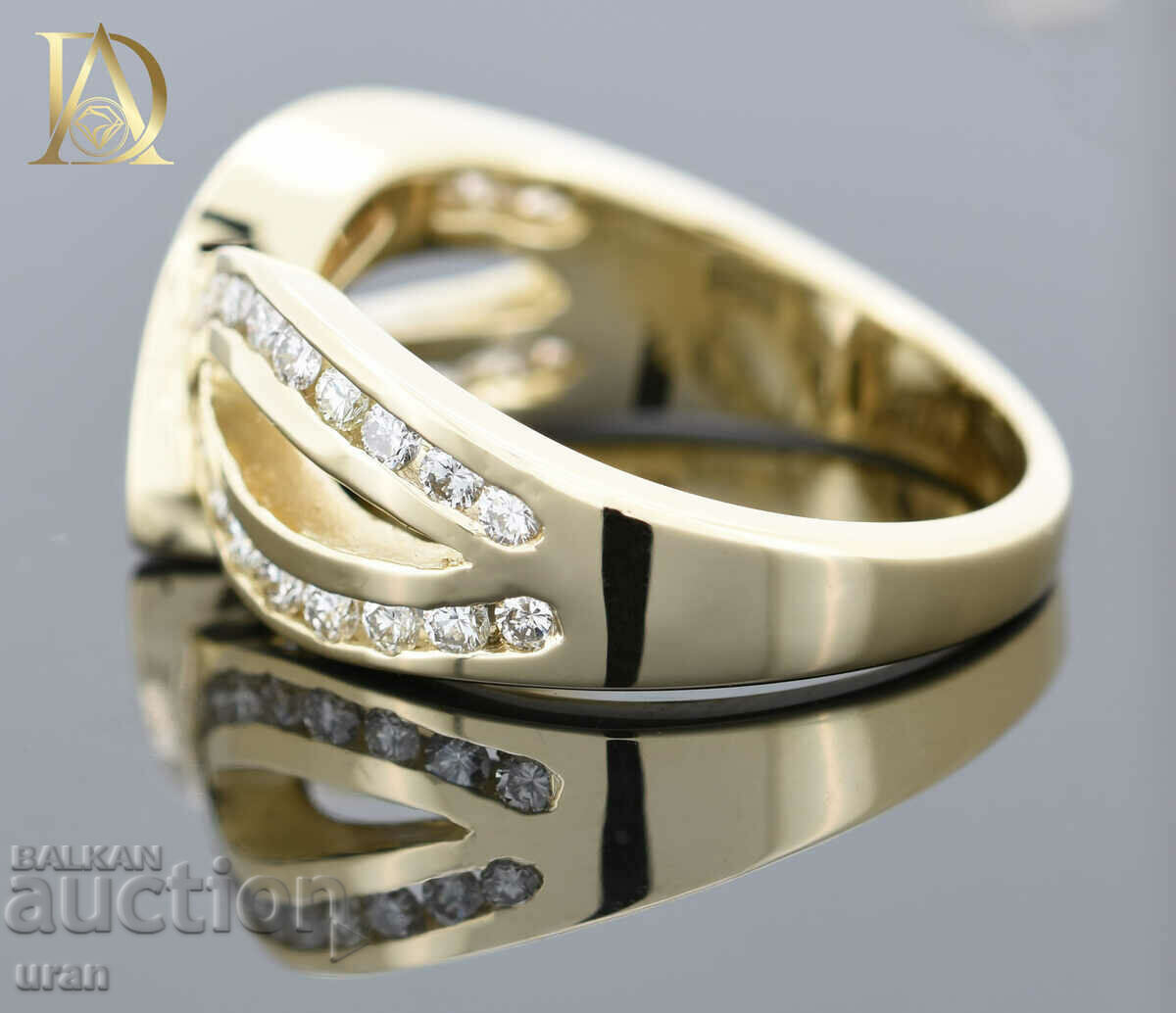 Delivery of New Gold Ring with 0.68ct Natural Diamonds Delivery of New Gold Ring with 0.68ct Natural Diamonds