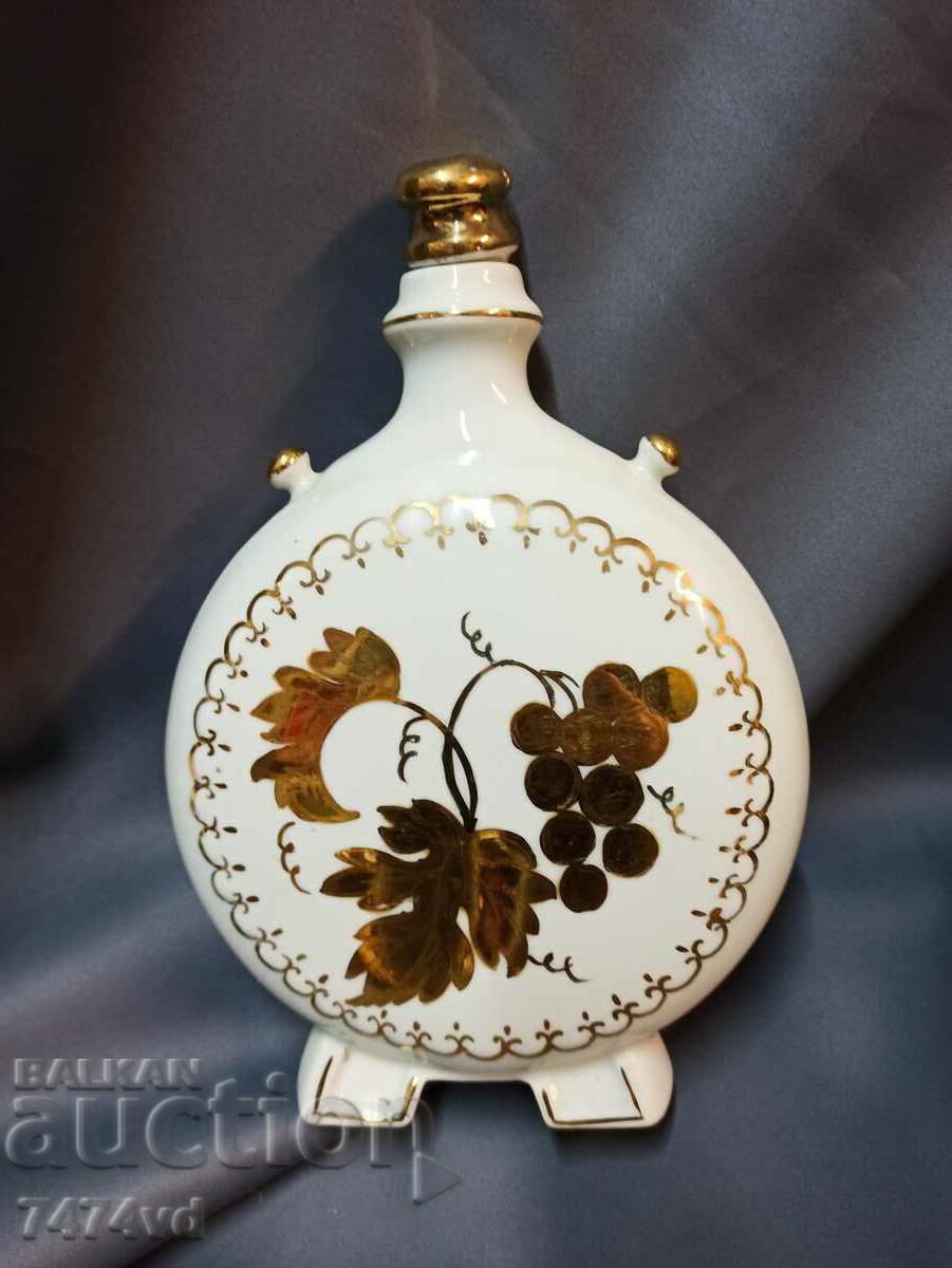 A rare Vidin porcelain bowl with gilding, 22 cm high