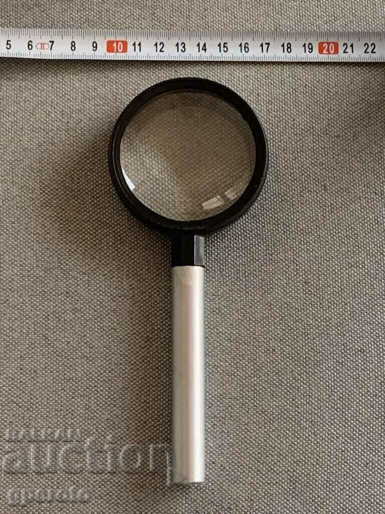 Auction A big old magnifying glass from socialism - 4x Auction A big old magnifying glass from socialism - 4x