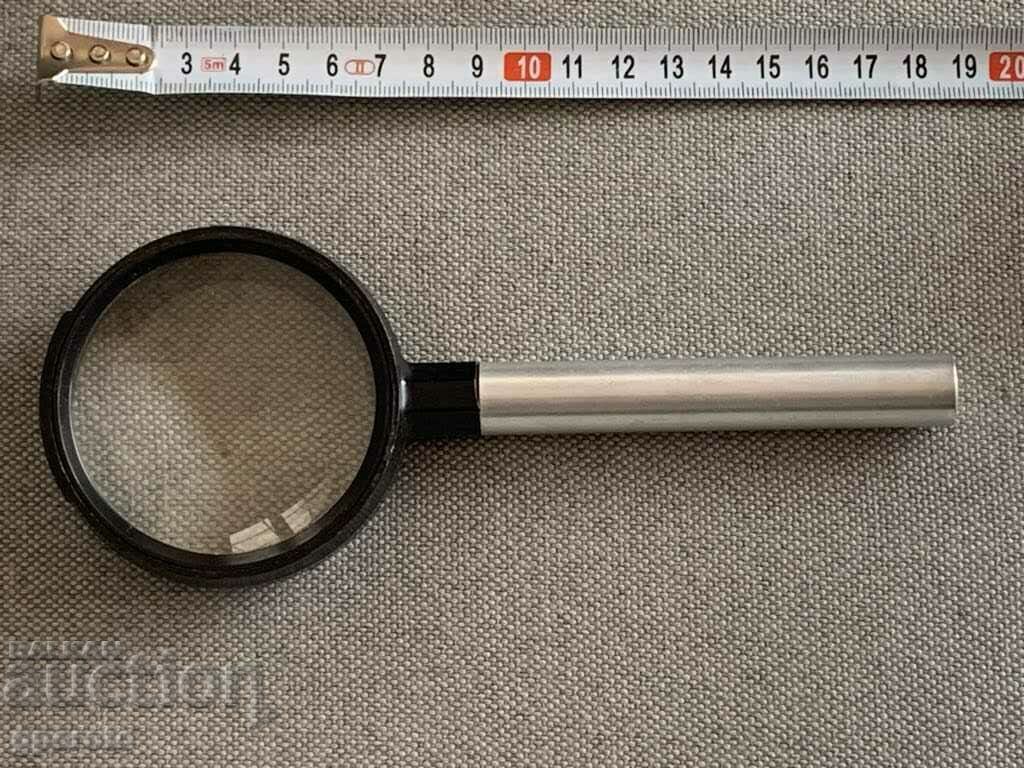 A big old magnifying glass from socialism - 4x