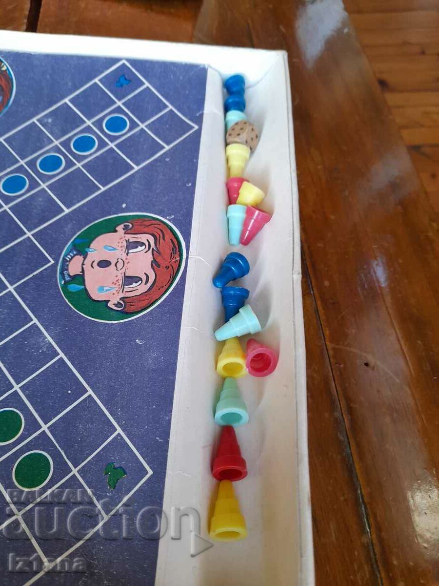 Delivery of An old children's game Don't be mad man Delivery of An old children's game Don't be mad man