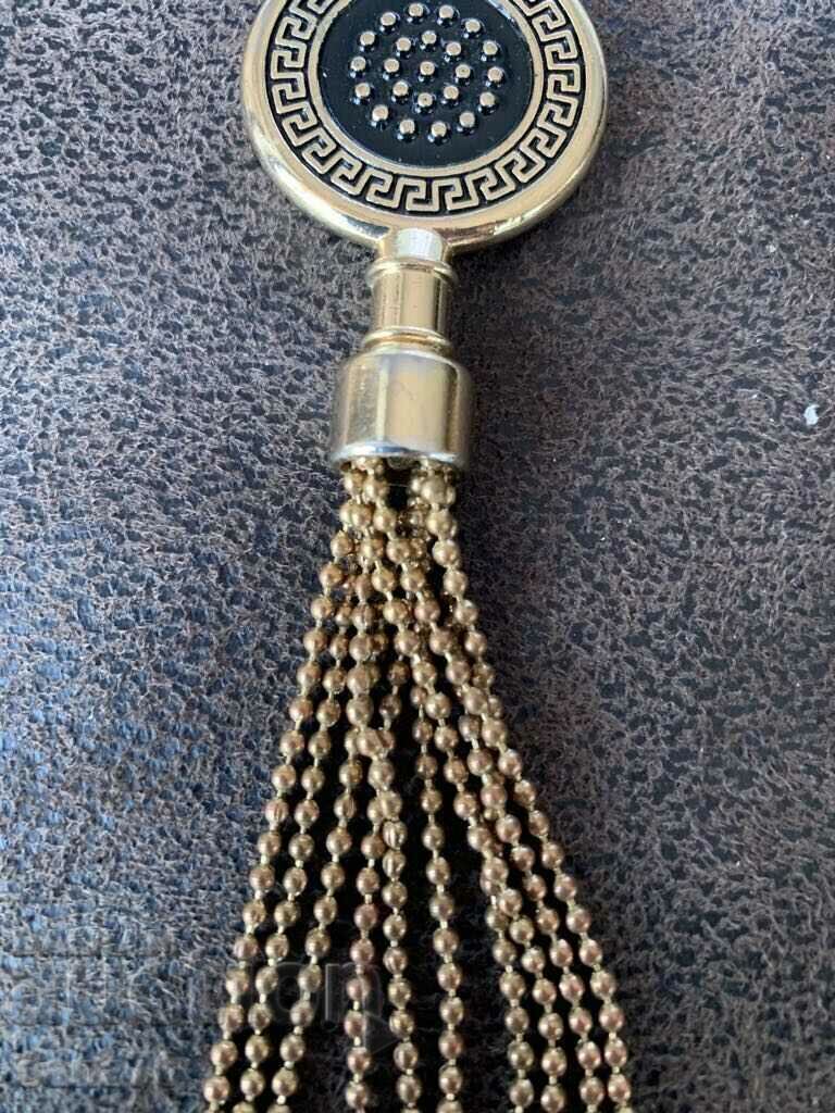 Delivery of Massive women's fashion keychain from Italy