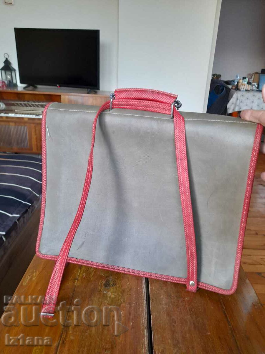 Geanta de scoala veche cu preț 45.00 BGN | € 23.01