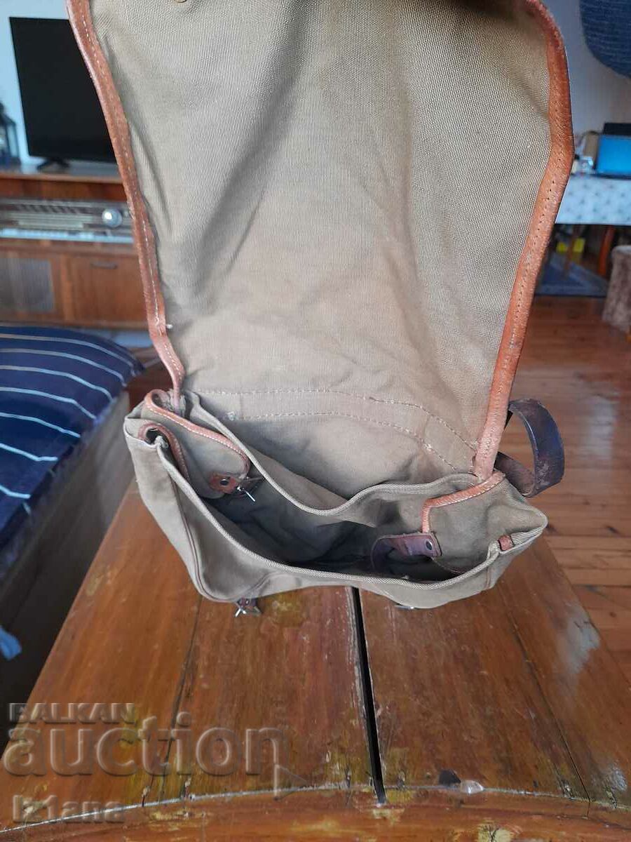 Livrarea Geantă veche de pânză