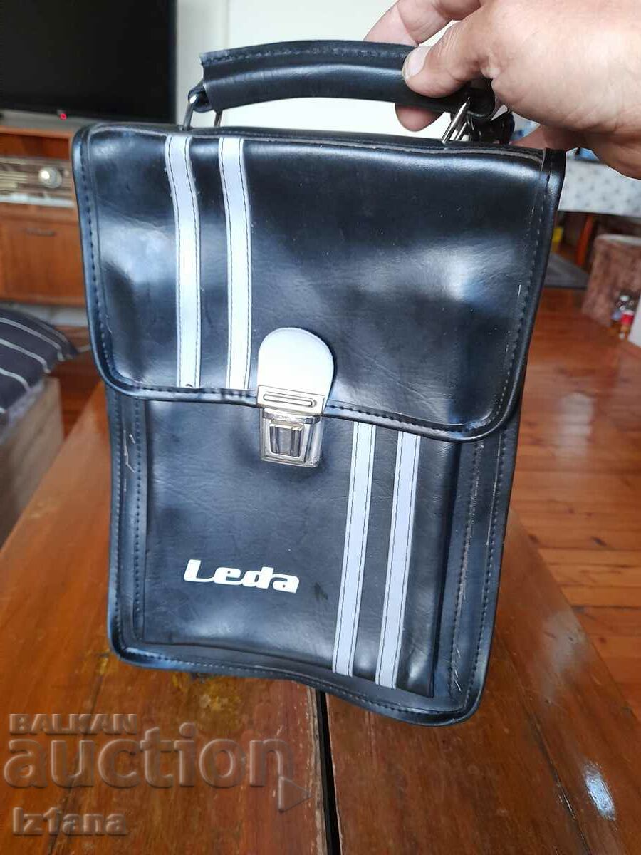 Licitație Geanta de scoala veche Leda