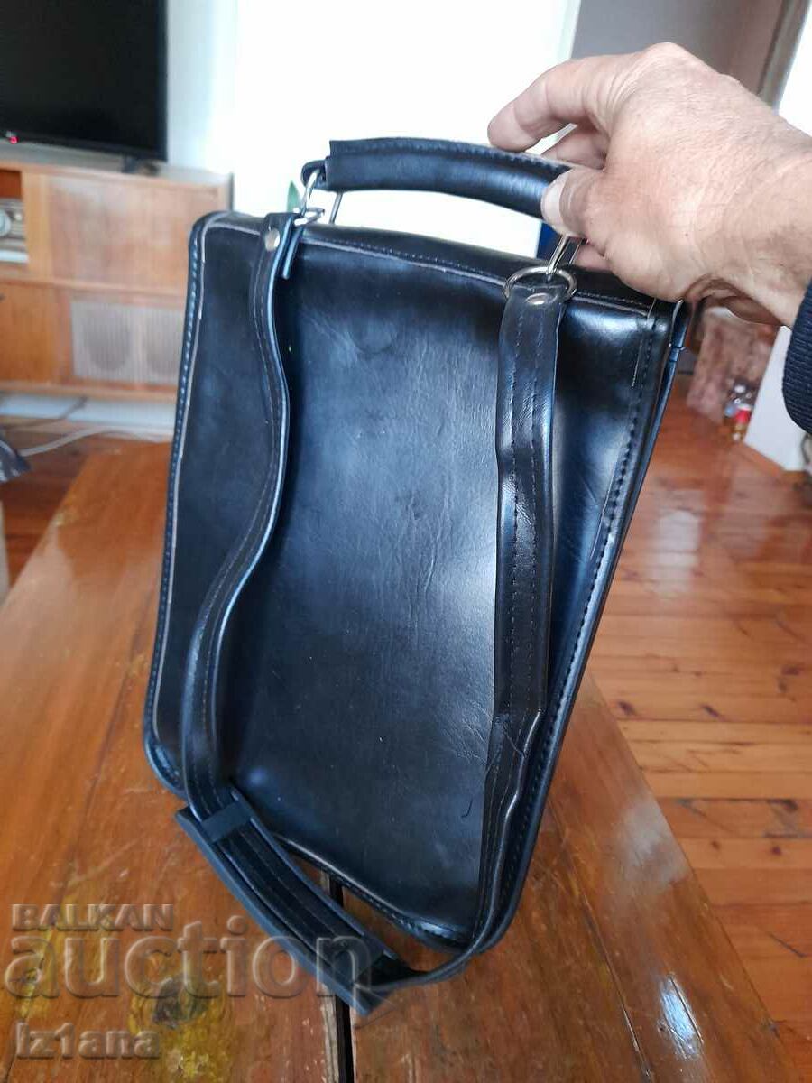 Livrarea Geanta de scoala veche Leda