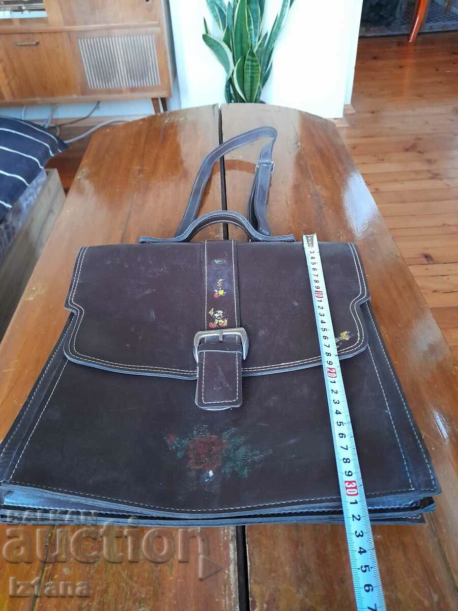 Geanta de scoala veche cu preț 32.00 BGN | € 16.36