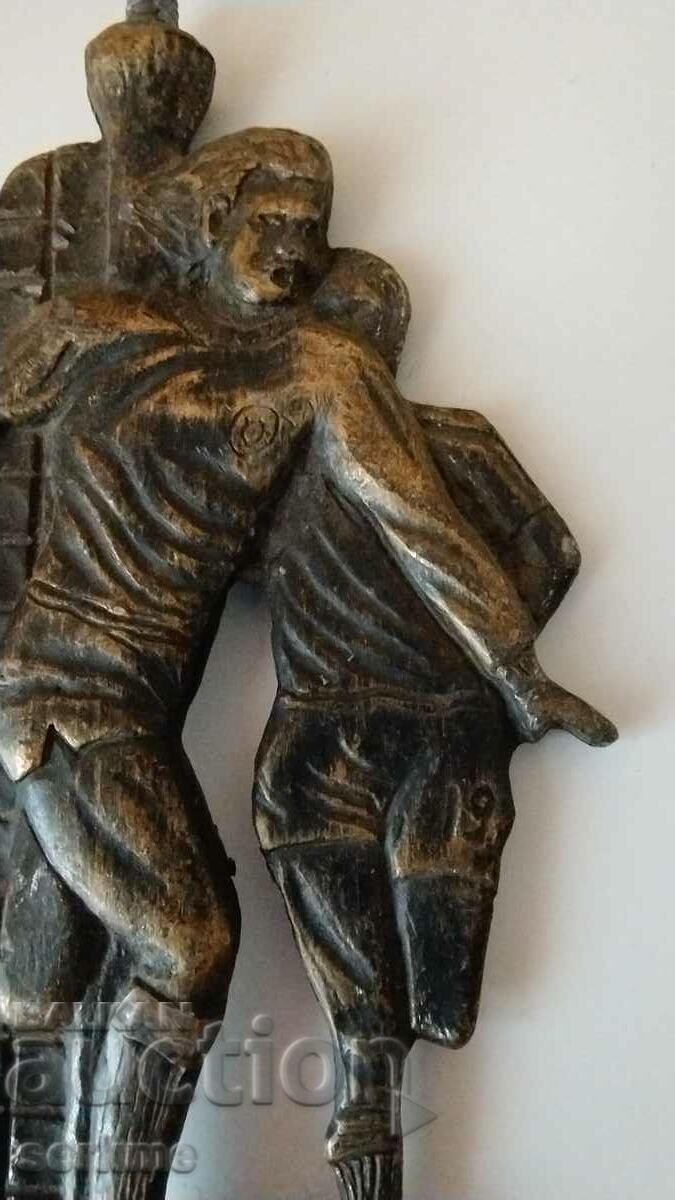 Delivery of Metal figure Delivery of Metal figure