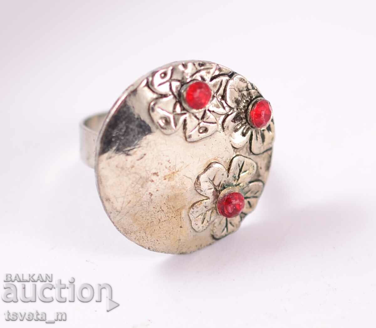 Delivery of Ring with variable size Delivery of Ring with variable size