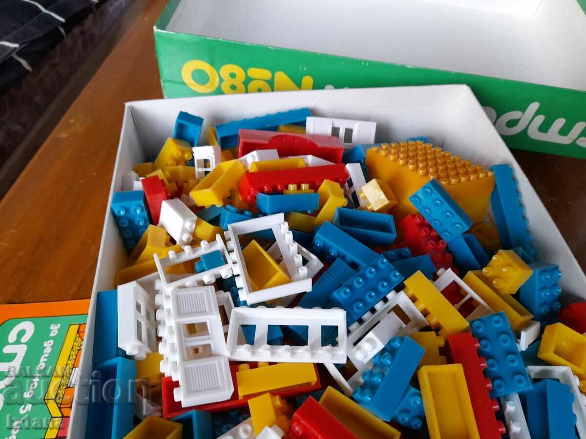 Auction  Old Children's Builder 80