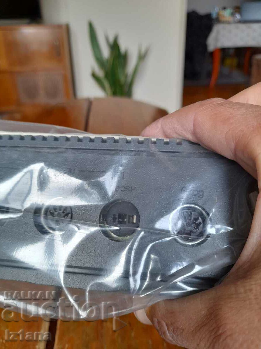 Old Stereo Amplifier Izot, ZZU Veliko Tarnovo - 6 Old Stereo Amplifier Izot, ZZU Veliko Tarnovo - 6