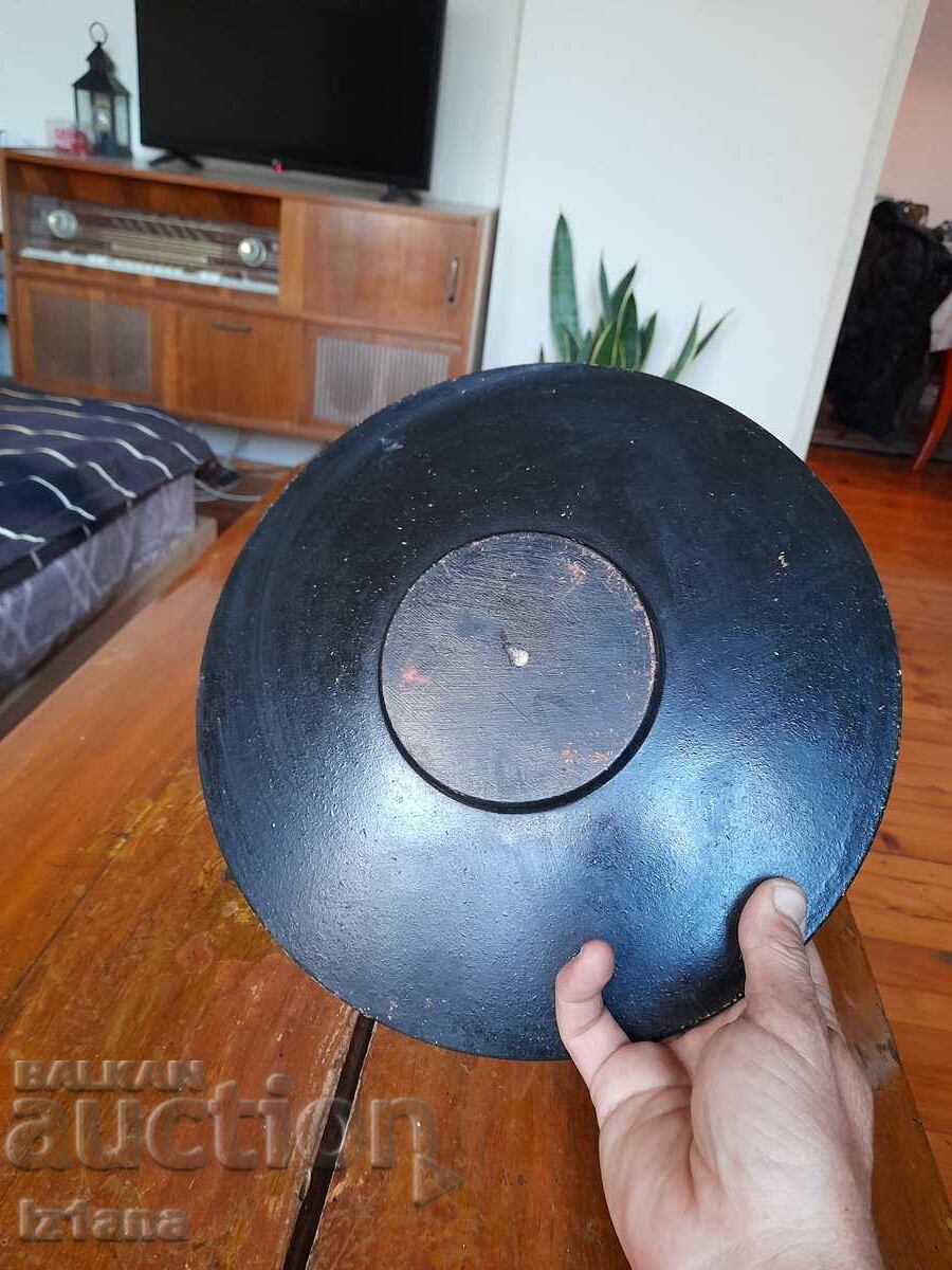 Delivery of Old decorative wooden pan, tray Delivery of Old decorative wooden pan, tray