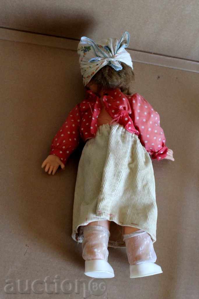 . SOC LARGE CHILDREN'S PLASTIC DOLL - 5 . SOC LARGE CHILDREN'S PLASTIC DOLL - 5