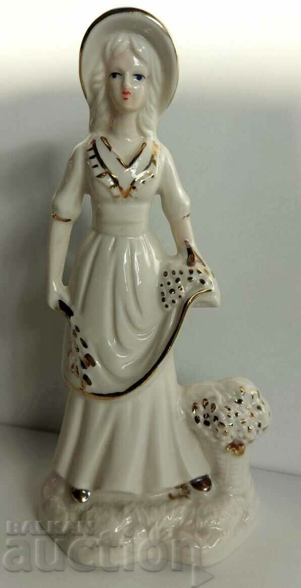 . PORCELAIN FIGURE STATUETTE WOMAN WITHOUT REMARKS HEALTH