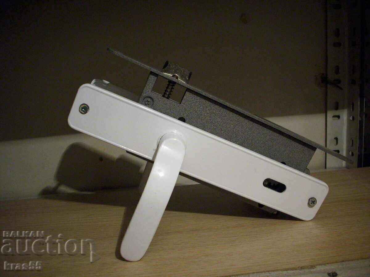 Neck shield handle with price 15.00 BGN | € 7.67