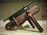 Mâner pentru scut pentru gât