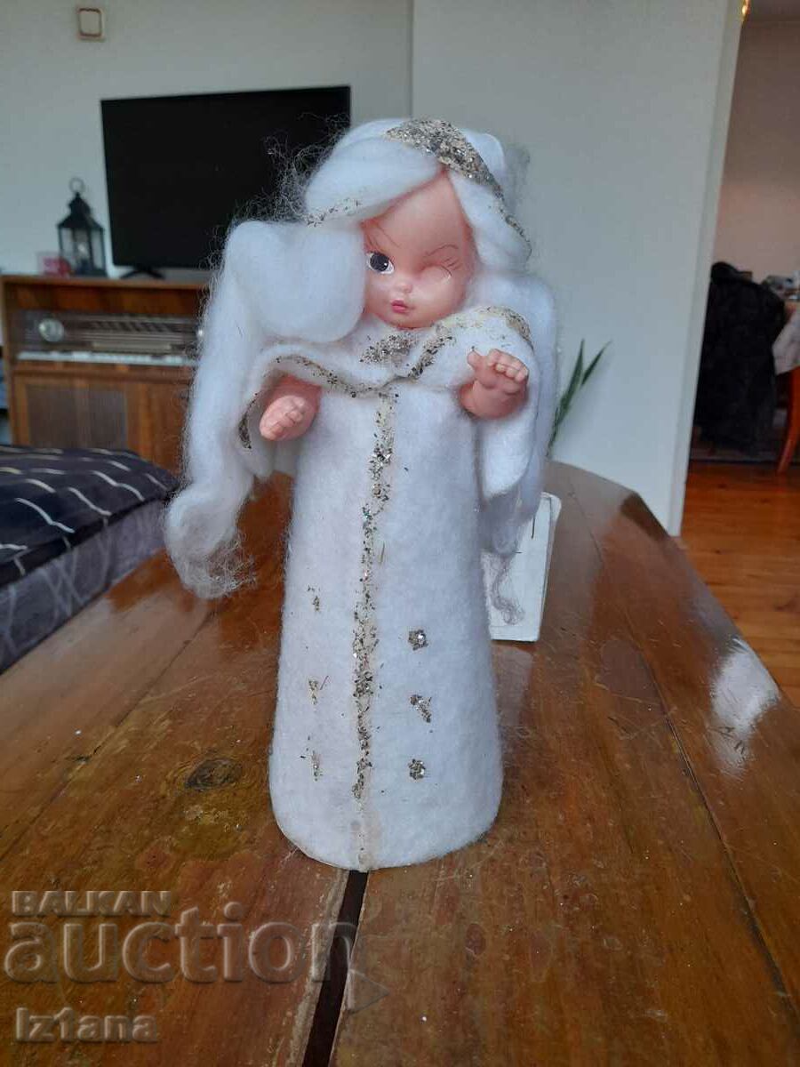 Old Snow White doll with price 42.00 BGN | € 21.47 Old Snow White doll with price 42.00 BGN | € 21.47