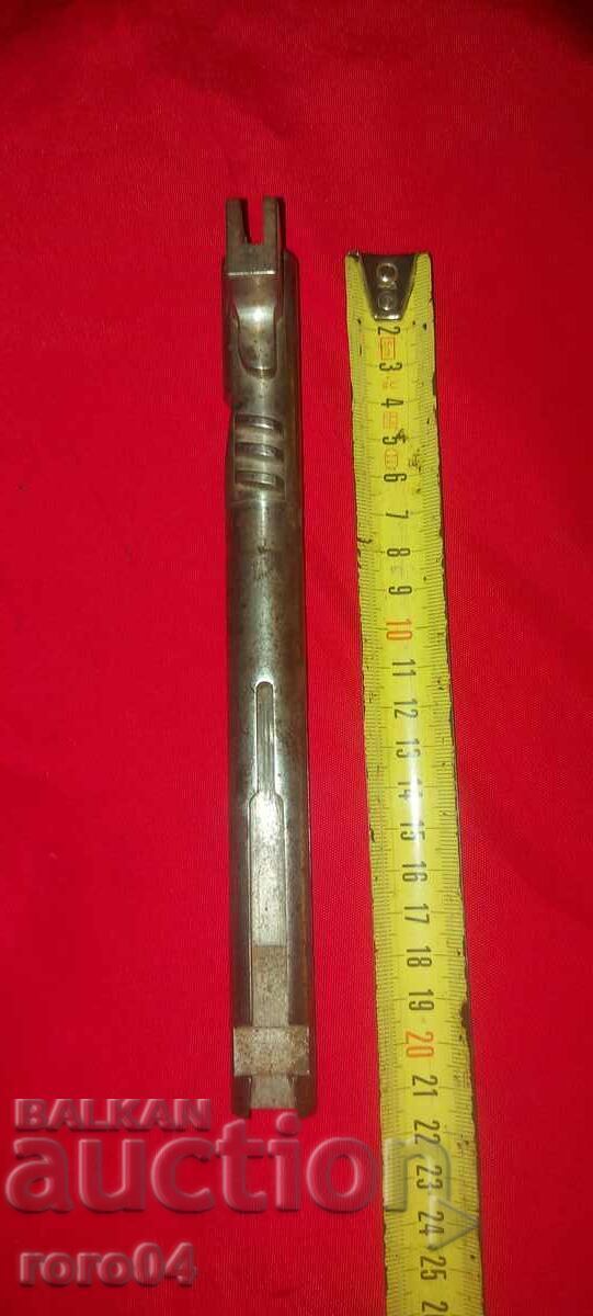 ÎNCHISOARE cu preț € 199.99 | 391.15 BGN