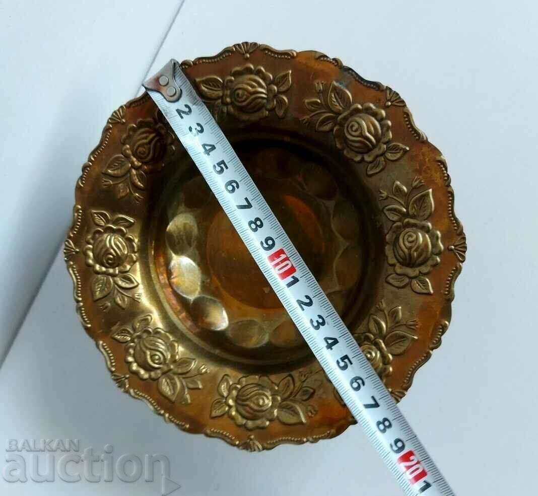 . SOC METAL FRUCTIERE WITH FLORAL MOTIFS METAL with price 25.00 BGN | € 12.78