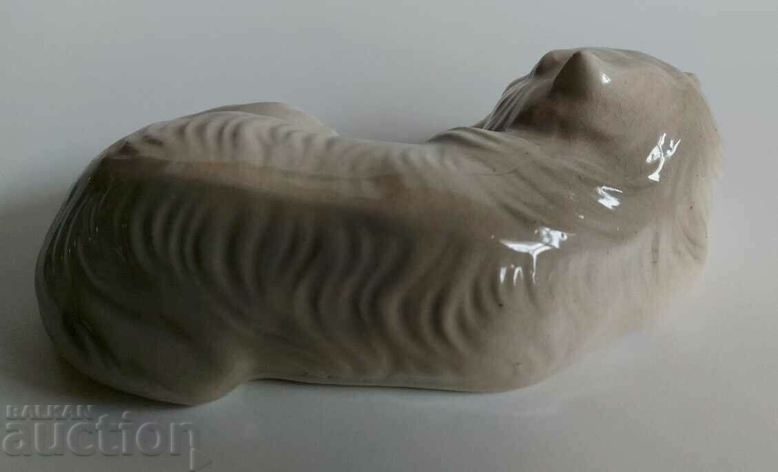 . PORCELAIN OR CERAMIC CAT FIGURE STATUETTE EXCELLENT with price 25.00 BGN | € 12.78 . PORCELAIN OR CERAMIC CAT FIGURE STATUETTE EXCELLENT with price 25.00 BGN | € 12.78
