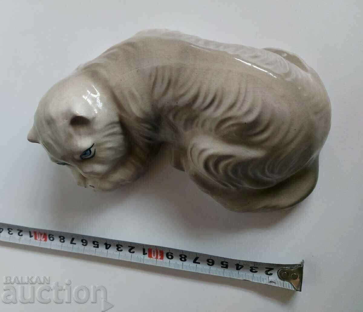 Auction . PORCELAIN OR CERAMIC CAT FIGURE STATUETTE EXCELLENT Auction . PORCELAIN OR CERAMIC CAT FIGURE STATUETTE EXCELLENT