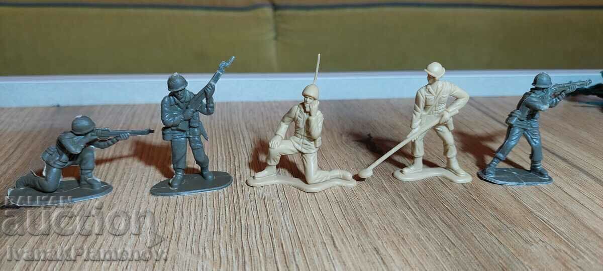 Auction  Figurines for collectors