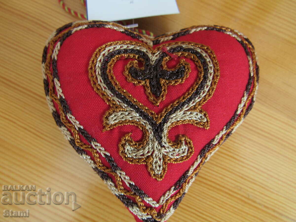 Αυθεντικό χριστουγεννιάτικο παιχνίδι από ύφασμα από τσόχα με Καζακστάν Ναζί με τιμή 17.00 BGN | € 8.69 Αυθεντικό χριστουγεννιάτικο παιχνίδι από ύφασμα από τσόχα με Καζακστάν Ναζί με τιμή 17.00 BGN | € 8.69