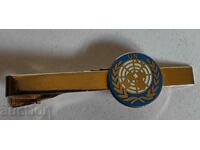 . UN UN TIE CLIP