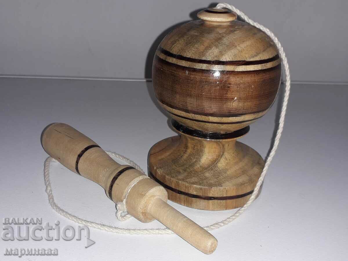 Delivery of PERINOLA TOY. TREE. SPAIN