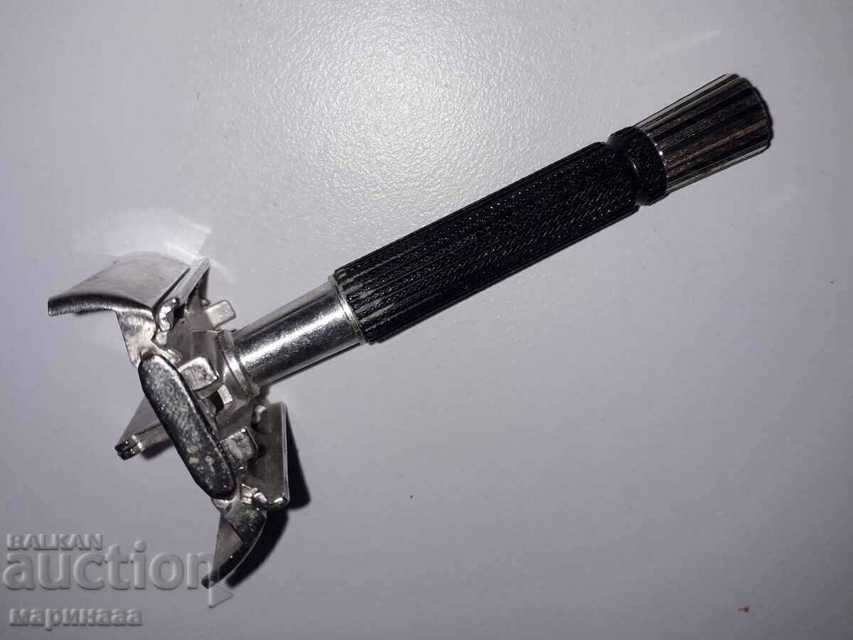 Auction  OLD SHAVING KIT