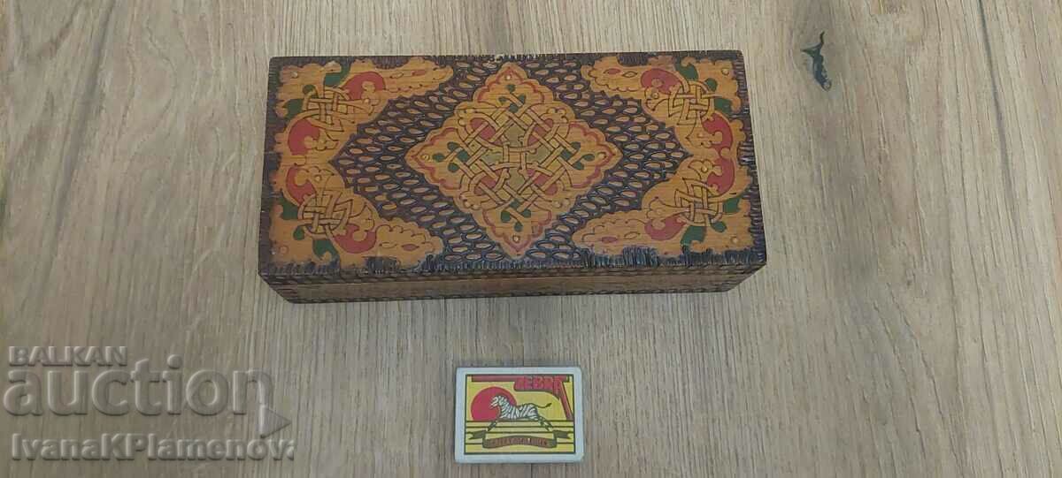 Pyrographed wooden box - 5 Pyrographed wooden box - 5