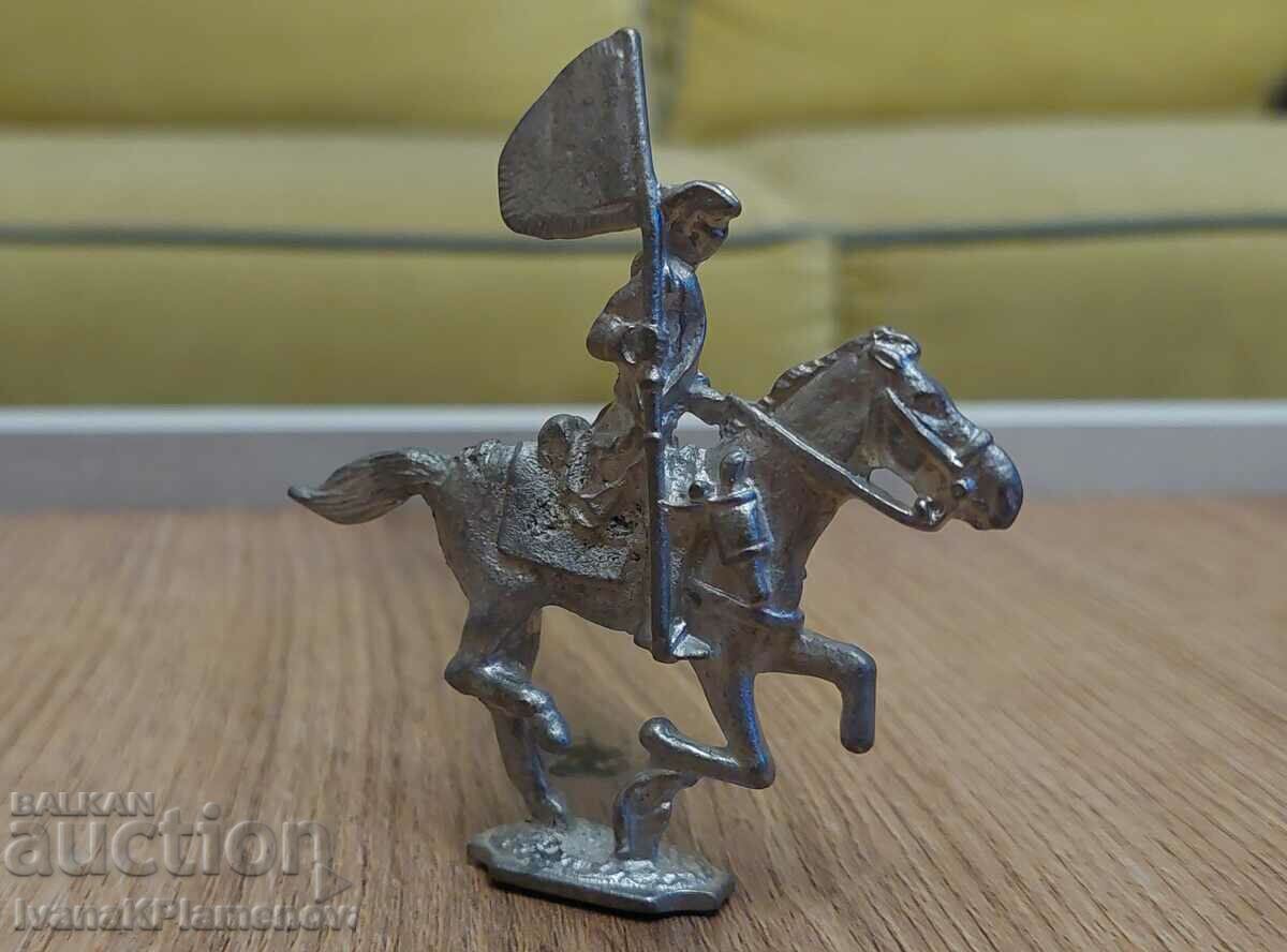 A lead figurine for collectors with price 16.00 BGN | € 8.18 A lead figurine for collectors with price 16.00 BGN | € 8.18