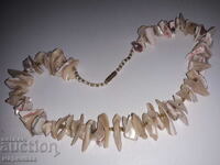 NECKLACE. MOTHER OF PEARL