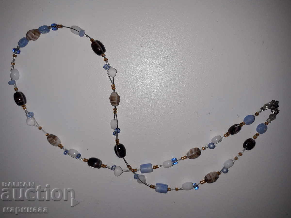 Livrarea COLIER. SARMA METALICA, STICLA, PIETRE