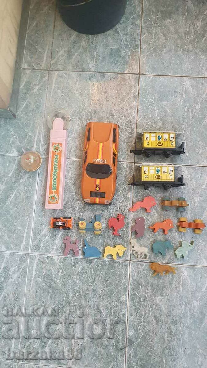 Old toys Roleidoscope Car Train and others