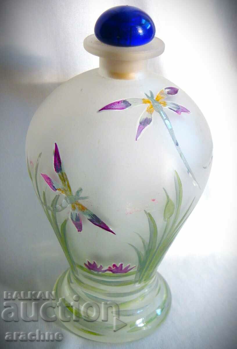 Auction A large beautiful Japanese perfume bottle Auction A large beautiful Japanese perfume bottle
