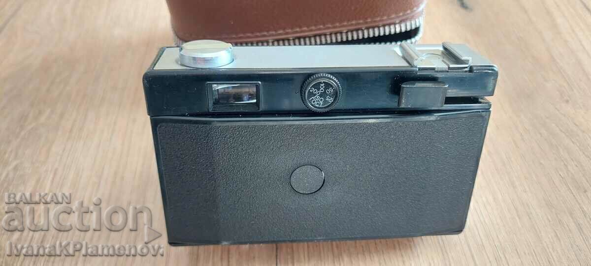 Auction  Camera with original case for collectors