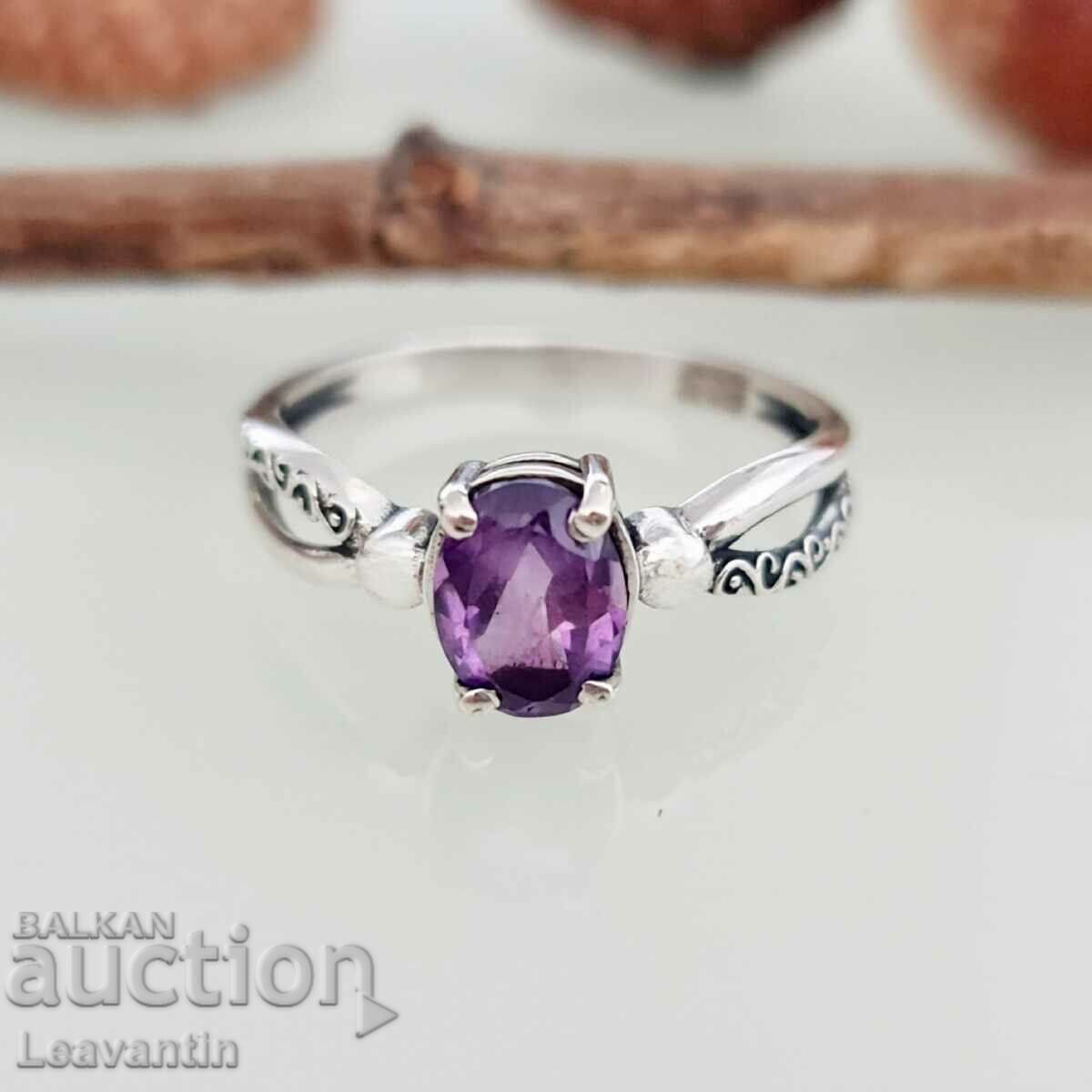 5211 Silver ring with Amethyst