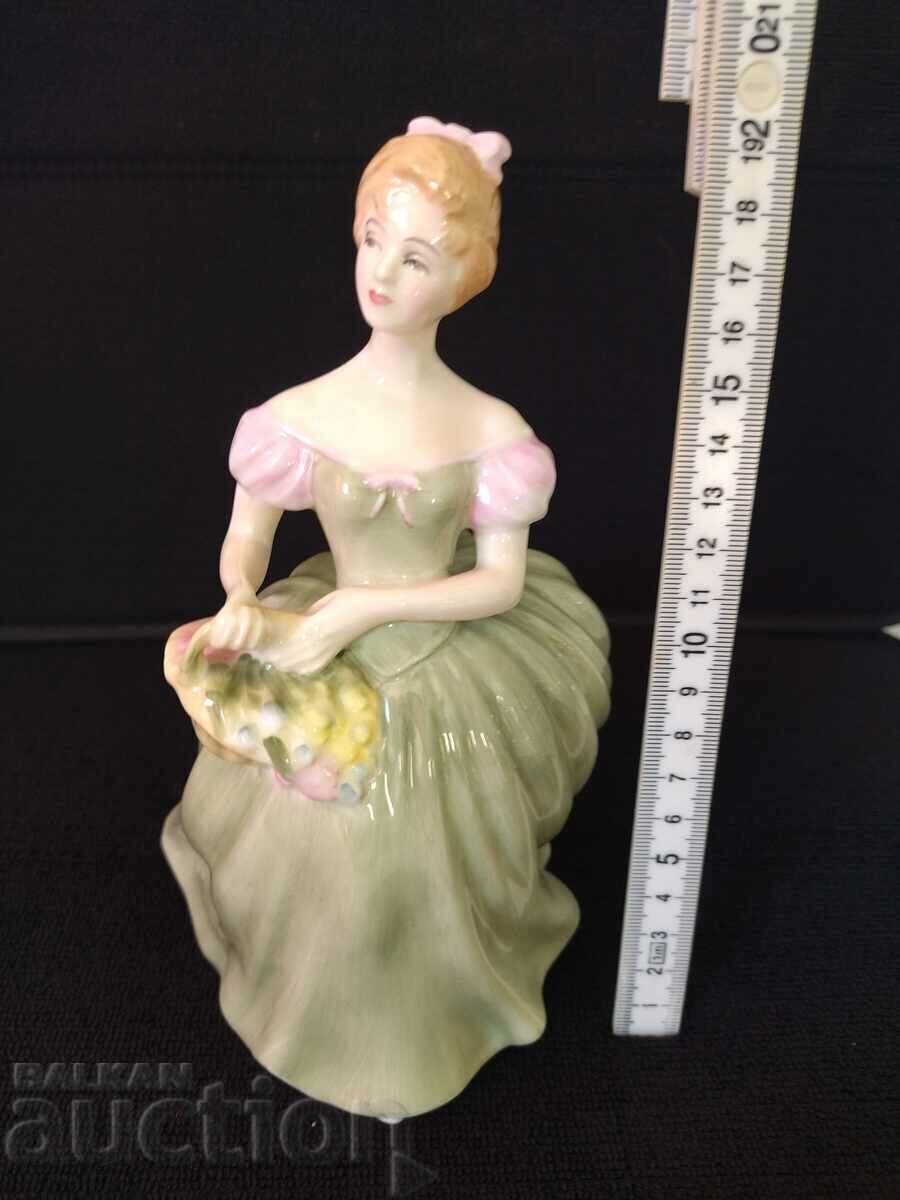 Royal Dowton figurine - 5 Royal Dowton figurine - 5