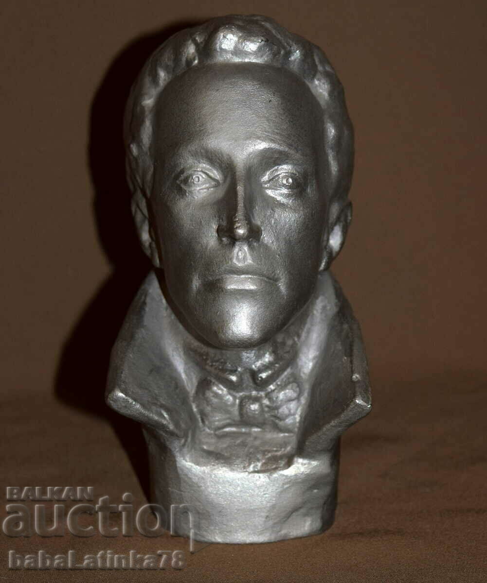 Bust de metal al lui Alexandru Pușkin